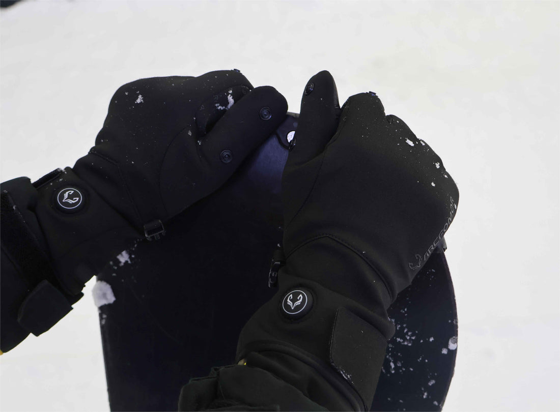 Measuring just 2.3 millimeters thick, the Spider Silk is equipped with a powerful 7.4V heating system
