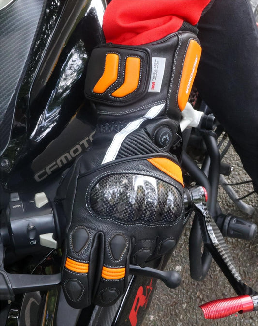 Are Hardwired Motorcycle Heated Gloves Better Than Battery-Powered Ones? - Arcfomor®