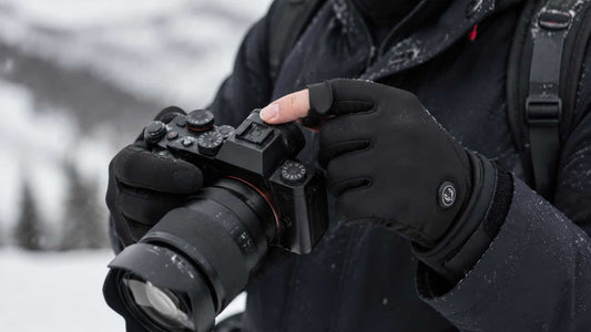 Spider Silk 7.4V flip-top heated gloves used for winter photography