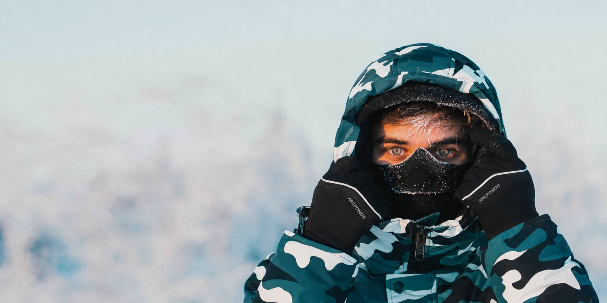 Arcfomor heated gloves for cold weather