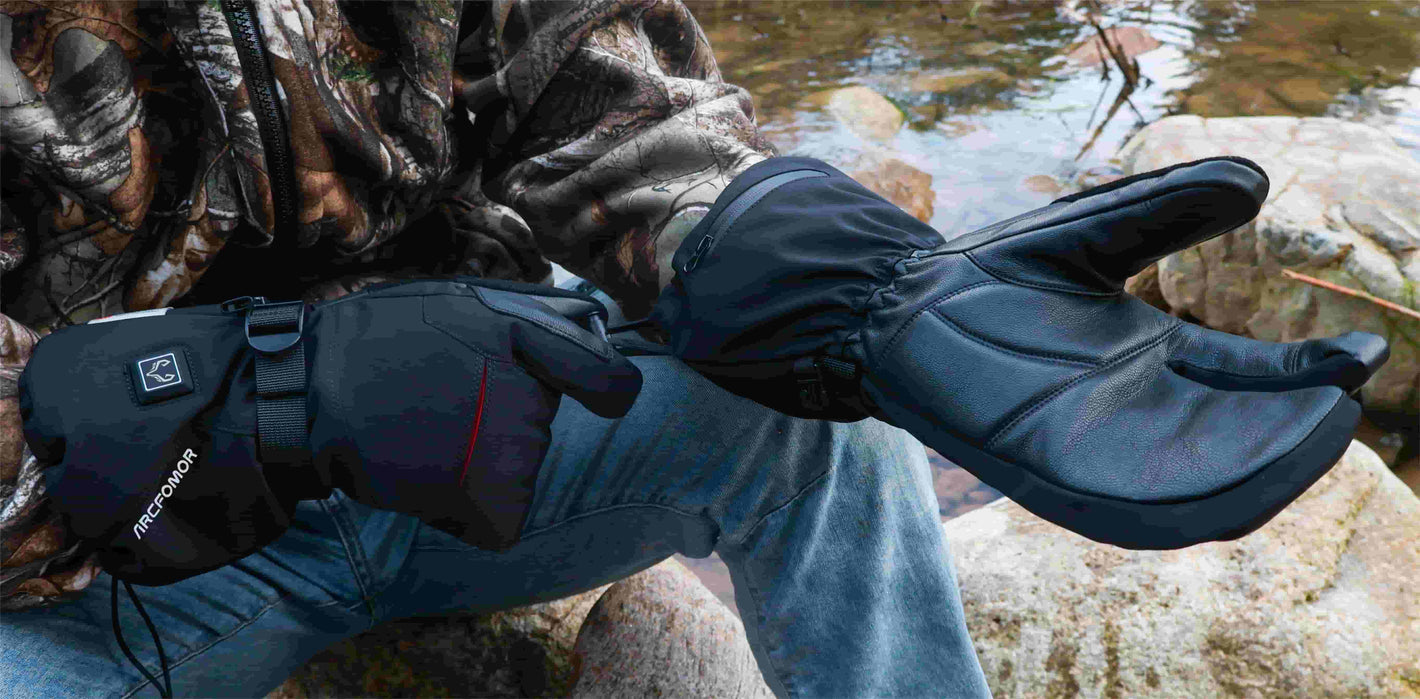 Outdoor user showing the goatskin palm and 3-finger layout of Crab Claw heated lobster gloves